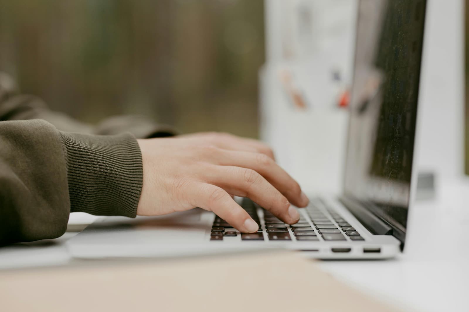 Protect Your Digital Identity with a Secure Messaging App