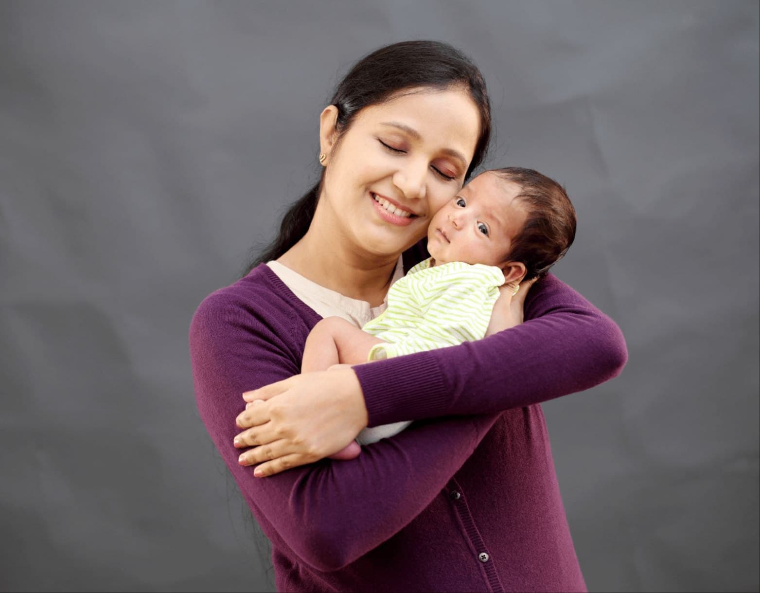 Infant Care Maid vs. Daycare: Benefits for Your Baby