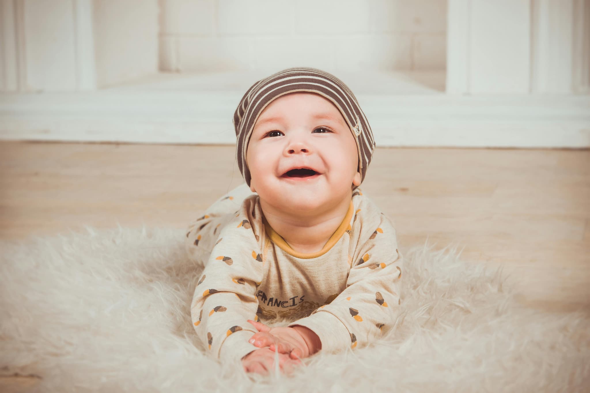 Bonnet Bébé Naissance : Le Choix Idéal pour Garder Bébé au Chaud avec Élégance
