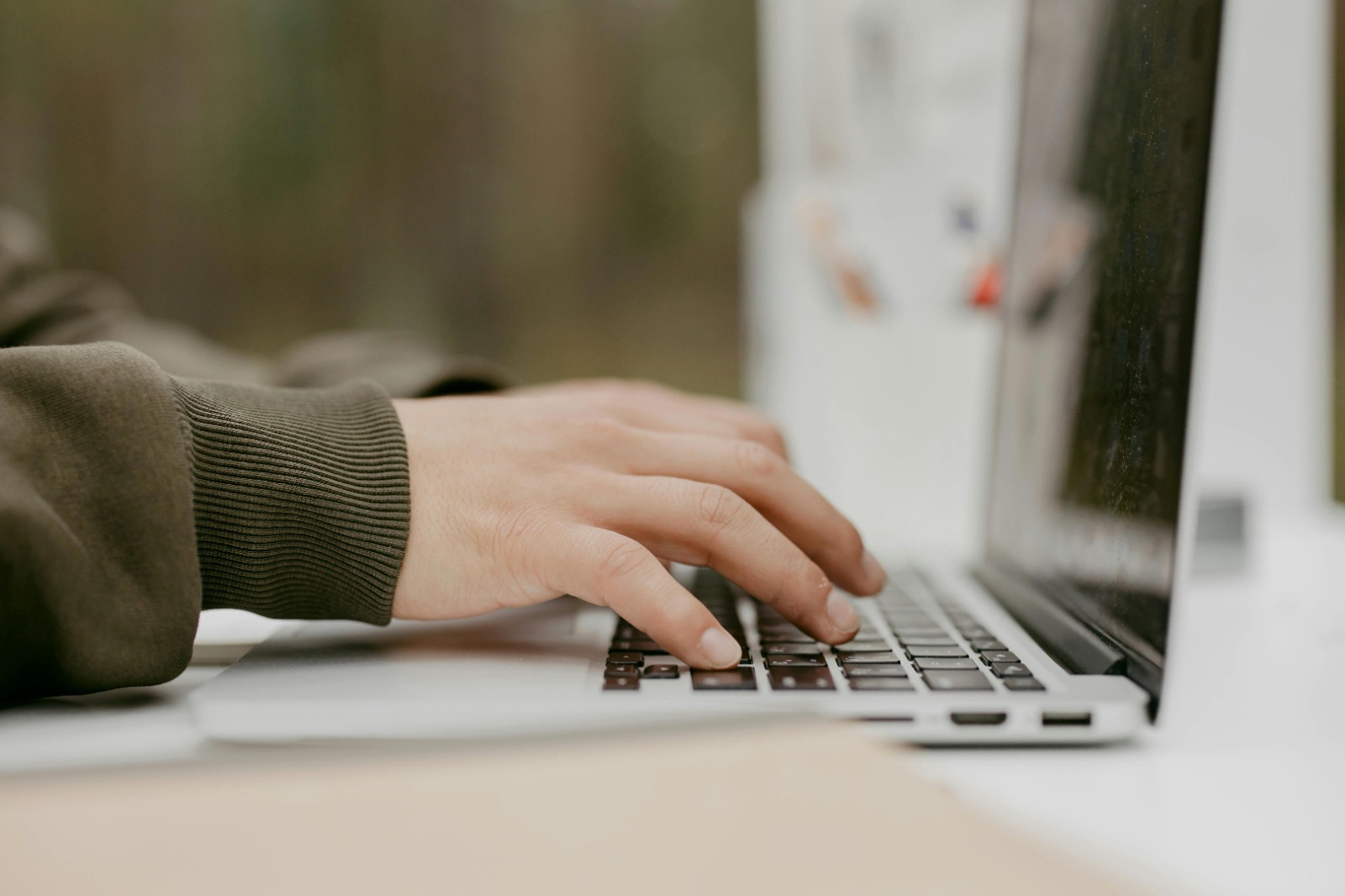 Protect Your Digital Identity with a Secure Messaging App