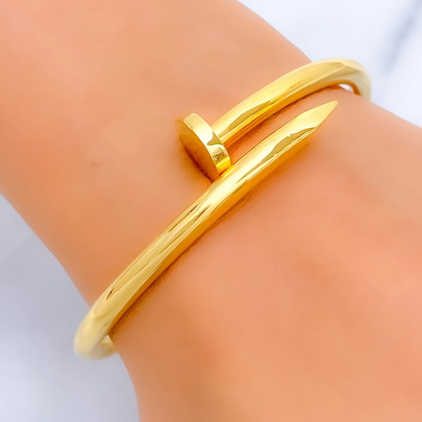 Rose Gold Bracelet – Contemporary Luxury Design