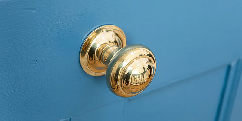 Traditional and Contemporary Door Handles for Your Home