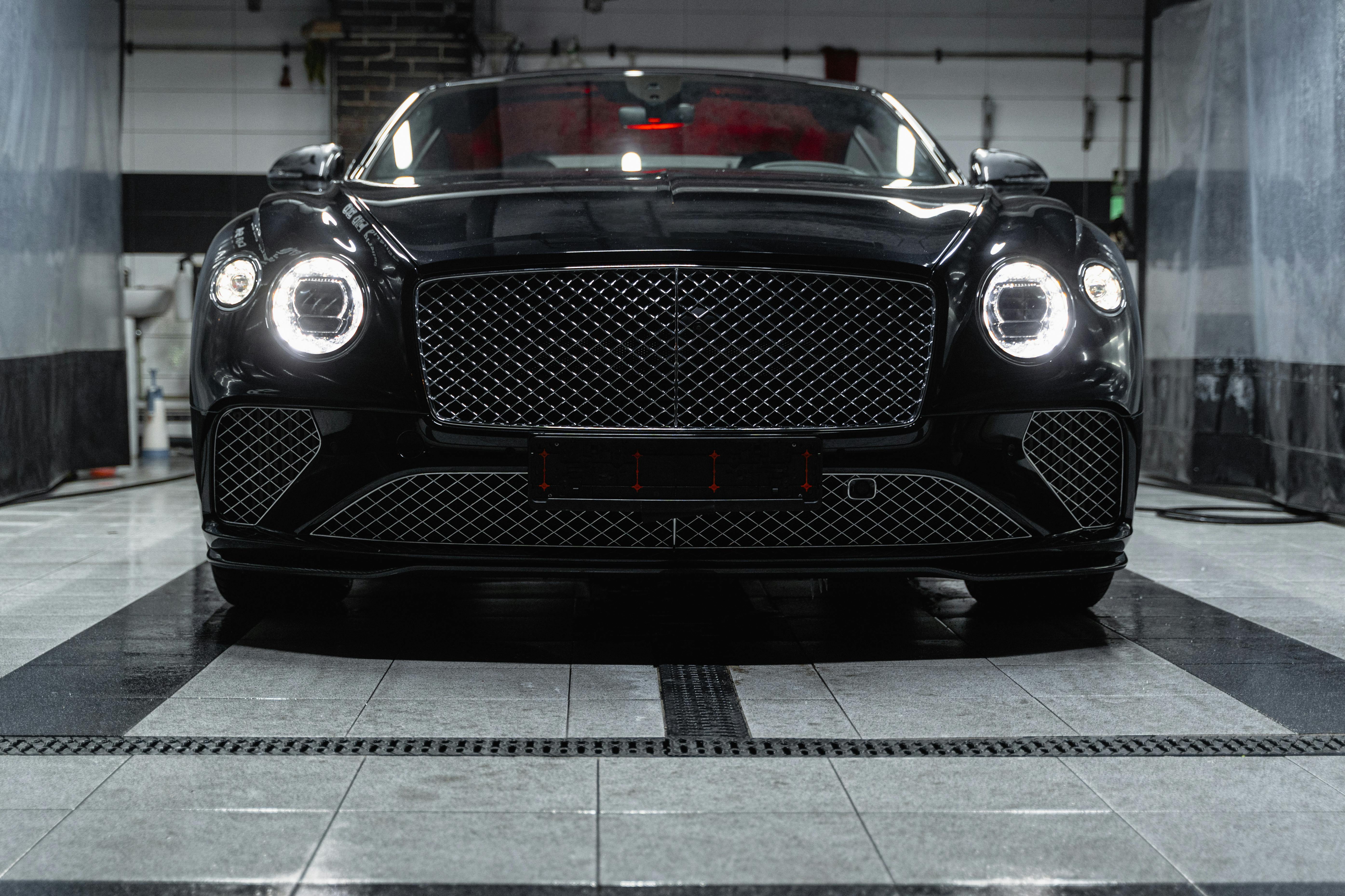 How Luxury Car Service Elevates Your Corporate Travel Experience